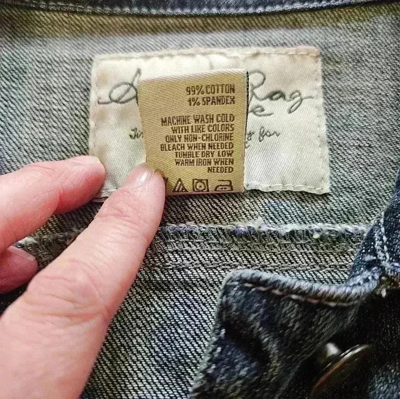 American Rag Dark Wash Distressed Denim/ Jean Jacket, Size Large - Picture 7 of 7
